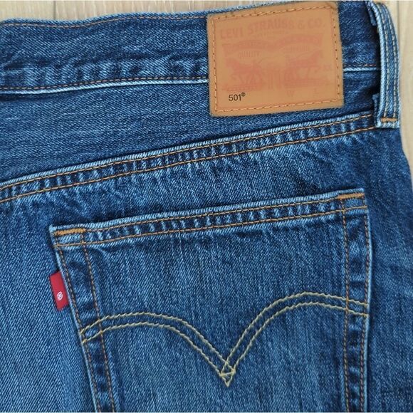 Levi's 501 Cutoff Jean Shorts - Picture 6 of 7